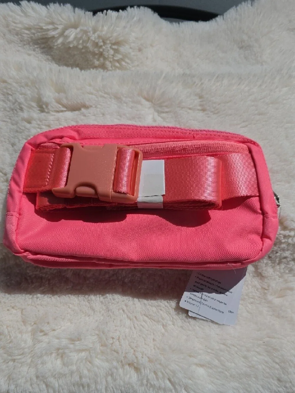 lululemon athletica Everywhere Belt Bag - Bright Pink - Picture 4 of 5